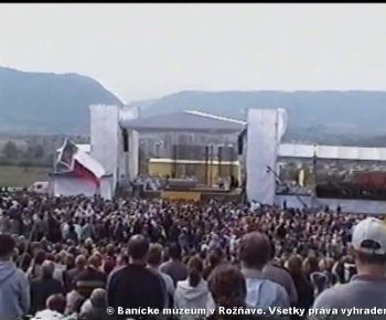 Zaujímavosti o meste / Pred 20 rokmi celebroval pápež Ján Pavol II. svätú omšu v Rožňave - foto