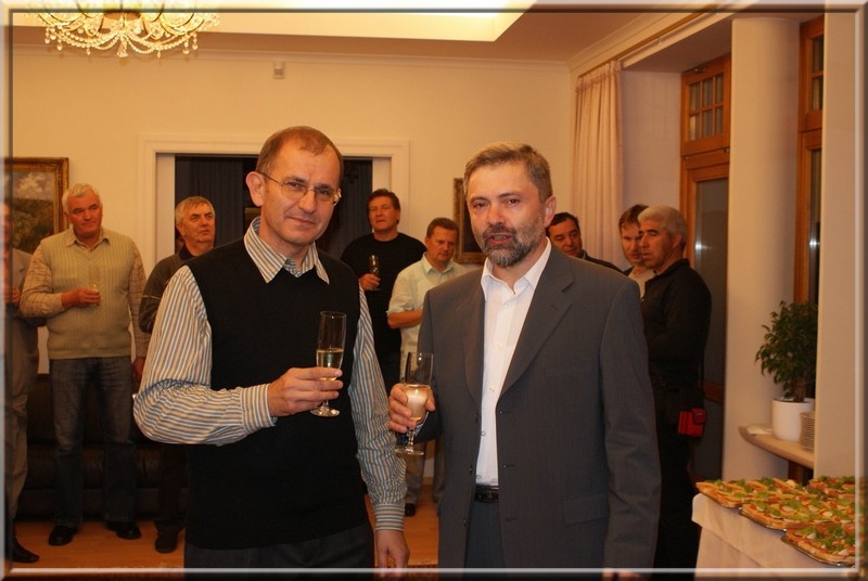 Primátor Mesta Rožňava MUDr. Vladislav Laciak s J.E. Ľubomírom Golianom sú priatelia z detstva.