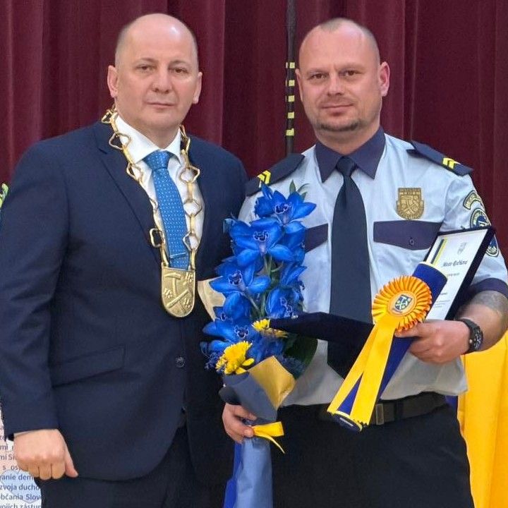Fotka - Cena primátora mesta pre príslušníka MsP Rožňava