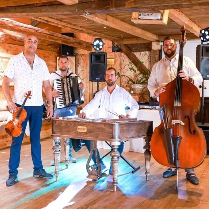 Fotka - Classic Gipsy music Maroša Rusňáka 