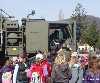 DOD - voj. posadka + slávn. nástup jednotiek z misií