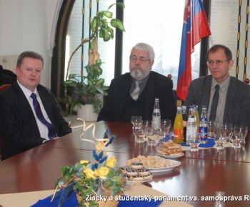 Žiacky a štud. parlament vs. samospráva mesta