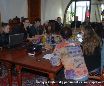 Žiacky a štud. parlament vs. samospráva mesta