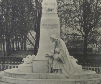 Pomník Františky Andrássyovej – secesný pomník postavený z verejnej zbierky vďačných Rožňavčanov