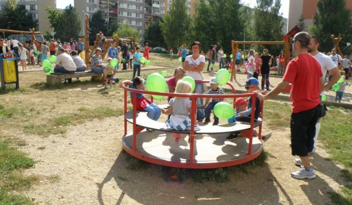 Nové detské ihrisko - sídl. JUH - slávnostné otvorenie Nové detské ihrisko - sídl. JUH - slávnostné otvorenie