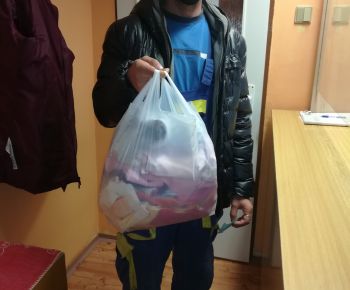 Terénna sociálna práca v meste Rožňava / Anonymná darkyňa potešila sedem rodín  - foto Terénna sociálna práca v meste Rožňava / Anonymná darkyňa potešila sedem rodín  - foto