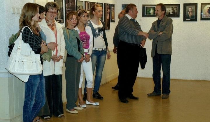 Vernisáž - Piatok, trinásteho Vernisáž - Piatok, trinásteho