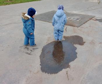 Z činnosti zariadenia / Na prechádzke - foto