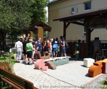 Spravodajstvo z podujatí / Záhrada plná kníh - foto