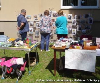 Spravodajstvo z podujatí / Záhrada plná kníh - foto