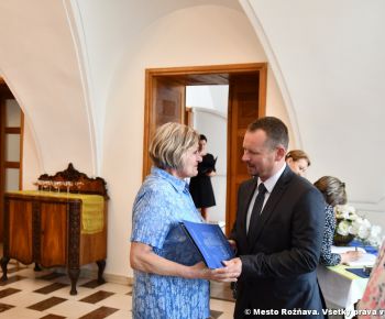 Spravodajstvo z podujatí / Pozdravenie pedagogických a nepedagogických zamestnancov  odchádzajúcich do dôchodku - foto