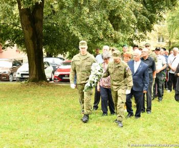 Spravodajstvo z podujatí / Pietny akt kladenia vencov - foto