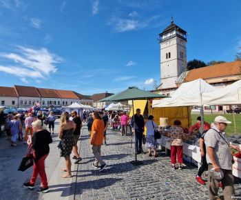 Spravodajstvo z podujatí / Tisíce ľudí zaplnili centrum mesta počas Rožňavského jarmoku 2023 - foto