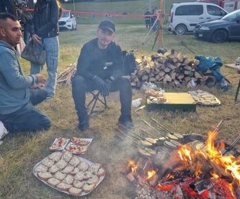 Spravodajstvo z podujatí / Rožňava opäť zažila Vatru Slobody: Oheň, hudba a spomienka na slobodu - foto