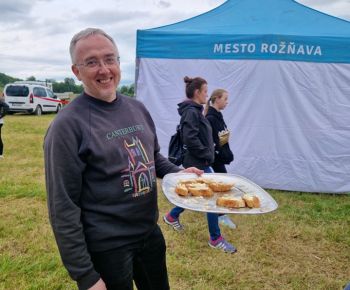 Spravodajstvo z podujatí / Rožňava opäť zažila Vatru Slobody: Oheň, hudba a spomienka na slobodu - foto