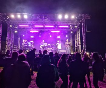 Spravodajstvo z podujatí / Rožňava opäť zažila Vatru Slobody: Oheň, hudba a spomienka na slobodu - foto