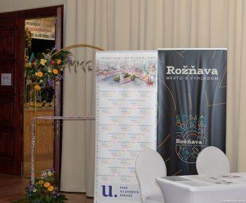 Spravodajstvo z podujatí / Medzinárodný festival detských folklórnych súborov v Rožňave očaril návštevníkov - foto