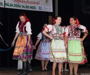 Spravodajstvo z podujatí / Medzinárodný festival detských folklórnych súborov v Rožňave očaril návštevníkov - foto