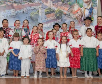 Spravodajstvo z podujatí / Medzinárodný festival detských folklórnych súborov v Rožňave očaril návštevníkov - foto