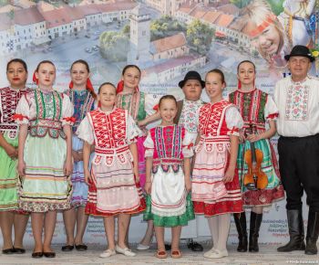 Spravodajstvo z podujatí / Medzinárodný festival detských folklórnych súborov v Rožňave očaril návštevníkov - foto