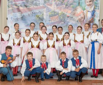 Spravodajstvo z podujatí / Medzinárodný festival detských folklórnych súborov v Rožňave očaril návštevníkov - foto