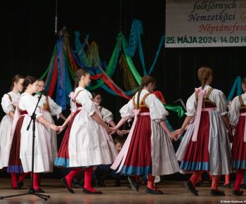 Spravodajstvo z podujatí / Medzinárodný festival detských folklórnych súborov v Rožňave očaril návštevníkov - foto