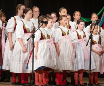 Spravodajstvo z podujatí / Medzinárodný festival detských folklórnych súborov v Rožňave očaril návštevníkov - foto