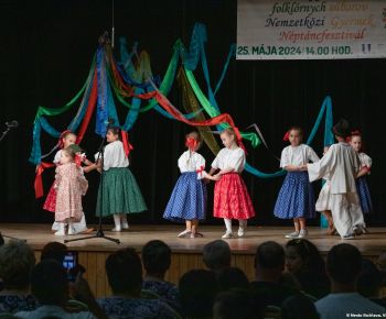 Spravodajstvo z podujatí / Medzinárodný festival detských folklórnych súborov v Rožňave očaril návštevníkov - foto