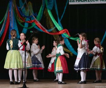 Spravodajstvo z podujatí / Medzinárodný festival detských folklórnych súborov v Rožňave očaril návštevníkov - foto