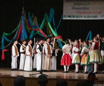 Spravodajstvo z podujatí / Medzinárodný festival detských folklórnych súborov v Rožňave očaril návštevníkov - foto