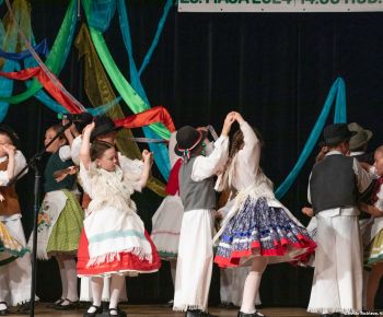 Spravodajstvo z podujatí / Medzinárodný festival detských folklórnych súborov v Rožňave očaril návštevníkov - foto