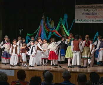Spravodajstvo z podujatí / Medzinárodný festival detských folklórnych súborov v Rožňave očaril návštevníkov - foto