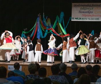 Spravodajstvo z podujatí / Medzinárodný festival detských folklórnych súborov v Rožňave očaril návštevníkov - foto