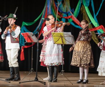 Spravodajstvo z podujatí / Medzinárodný festival detských folklórnych súborov v Rožňave očaril návštevníkov - foto