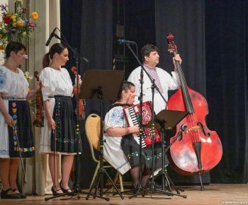 Spravodajstvo z podujatí / Medzinárodný festival detských folklórnych súborov v Rožňave očaril návštevníkov - foto