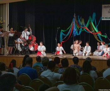 Spravodajstvo z podujatí / Medzinárodný festival detských folklórnych súborov v Rožňave očaril návštevníkov - foto