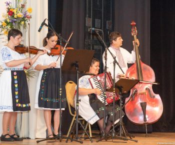 Spravodajstvo z podujatí / Medzinárodný festival detských folklórnych súborov v Rožňave očaril návštevníkov - foto
