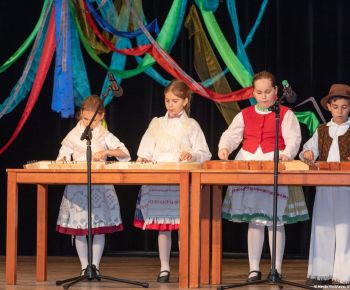 Spravodajstvo z podujatí / Medzinárodný festival detských folklórnych súborov v Rožňave očaril návštevníkov - foto