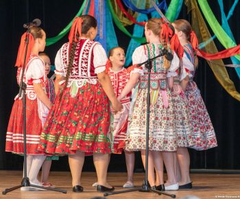 Spravodajstvo z podujatí / Medzinárodný festival detských folklórnych súborov v Rožňave očaril návštevníkov - foto