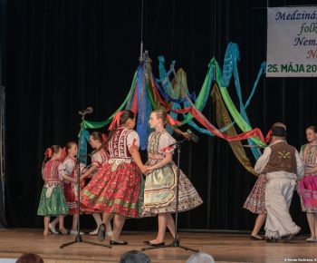 Spravodajstvo z podujatí / Medzinárodný festival detských folklórnych súborov v Rožňave očaril návštevníkov - foto