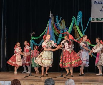 Spravodajstvo z podujatí / Medzinárodný festival detských folklórnych súborov v Rožňave očaril návštevníkov - foto