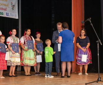 Spravodajstvo z podujatí / Medzinárodný festival detských folklórnych súborov v Rožňave očaril návštevníkov - foto