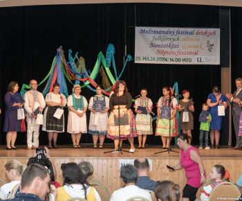 Spravodajstvo z podujatí / Medzinárodný festival detských folklórnych súborov v Rožňave očaril návštevníkov - foto