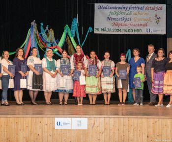 Spravodajstvo z podujatí / Medzinárodný festival detských folklórnych súborov v Rožňave očaril návštevníkov - foto