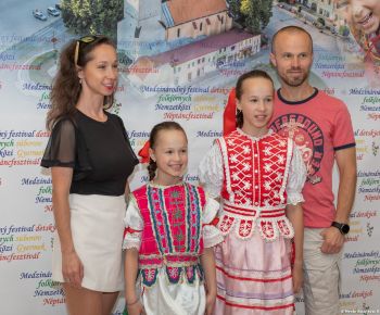 Spravodajstvo z podujatí / Medzinárodný festival detských folklórnych súborov v Rožňave očaril návštevníkov - foto