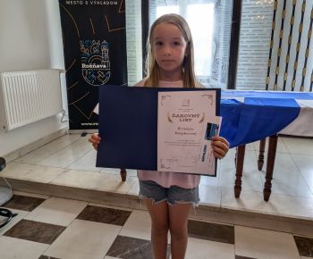 Spravodajstvo z podujatí / Slávnosť v Historickej Radnici v Rožňave ocenila talentovaných žiakov a pedagogických a nepedagogických zamestnancov odchádzajúcich do dôchodku - foto