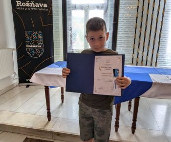 Spravodajstvo z podujatí / Slávnosť v Historickej Radnici v Rožňave ocenila talentovaných žiakov a pedagogických a nepedagogických zamestnancov odchádzajúcich do dôchodku - foto