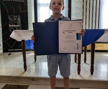 Spravodajstvo z podujatí / Slávnosť v Historickej Radnici v Rožňave ocenila talentovaných žiakov a pedagogických a nepedagogických zamestnancov odchádzajúcich do dôchodku - foto Spravodajstvo z podujatí / Slávnosť v Historickej Radnici v Rožňave ocenila talentovaných žiakov a pedagogických a nepedagogických zamestnancov odchádzajúcich do dôchodku - foto