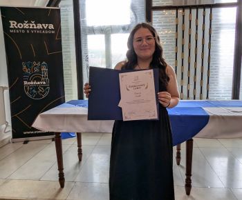 Spravodajstvo z podujatí / Slávnosť v Historickej Radnici v Rožňave ocenila talentovaných žiakov a pedagogických a nepedagogických zamestnancov odchádzajúcich do dôchodku - foto Spravodajstvo z podujatí / Slávnosť v Historickej Radnici v Rožňave ocenila talentovaných žiakov a pedagogických a nepedagogických zamestnancov odchádzajúcich do dôchodku - foto