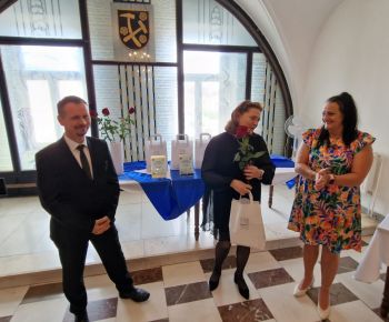 Spravodajstvo z podujatí / Slávnosť v Historickej Radnici v Rožňave ocenila talentovaných žiakov a pedagogických a nepedagogických zamestnancov odchádzajúcich do dôchodku - foto